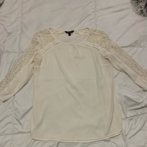 Mid length lace blouse with neck cut out - Picture 1 of 1